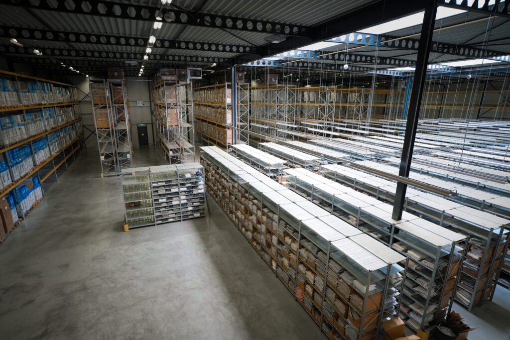 Opslagstellingen in het fulfilment magazijn van Innostock