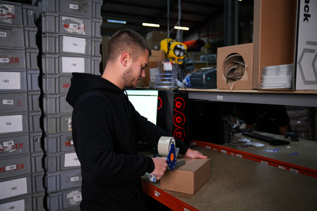 Fulfilment kosten per order: brievenbuspakketten klaar voor verzending bij Innostock”