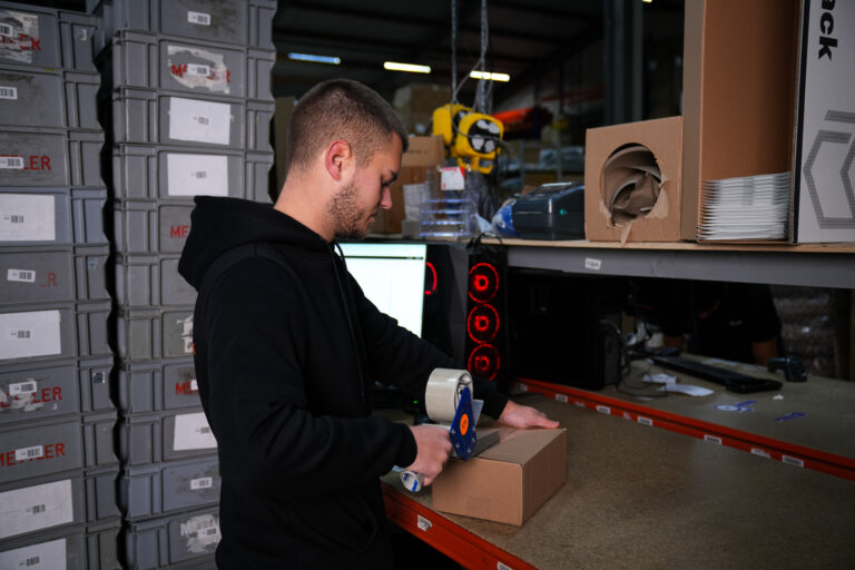 Fulfilment kosten per order: brievenbuspakketten klaar voor verzending bij Innostock”